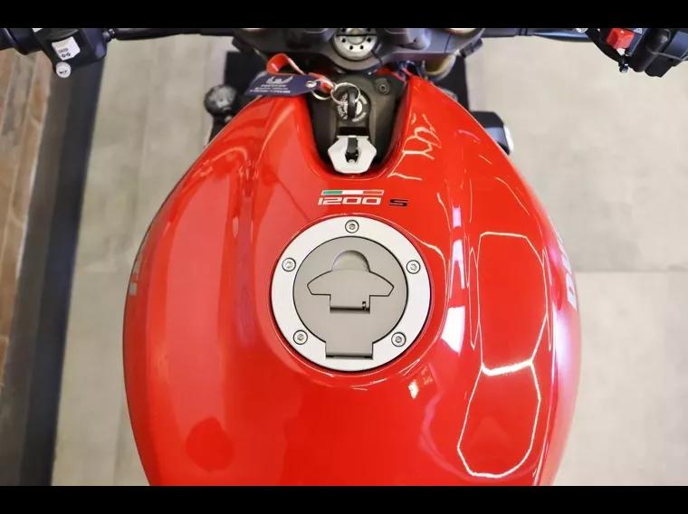 Ducati Monster Vermelho 17