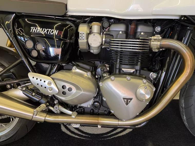 Triumph Thruxton Branco 6