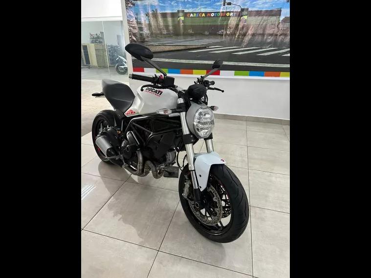 Ducati Monster Branco 11