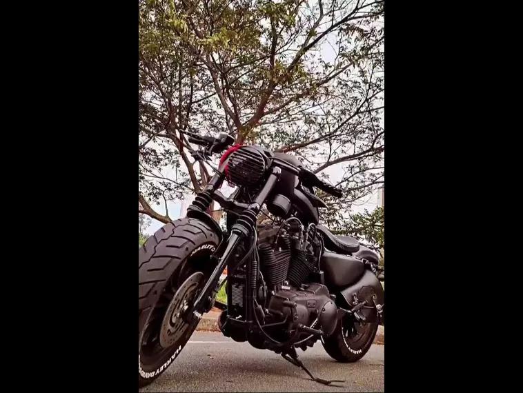 Harley-Davidson Sportster 883 Preto 1