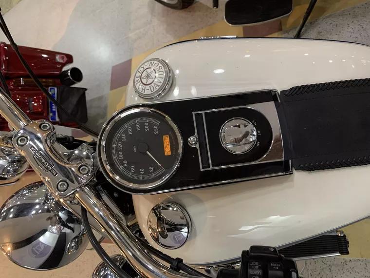 Harley-Davidson Deluxe Branco 3