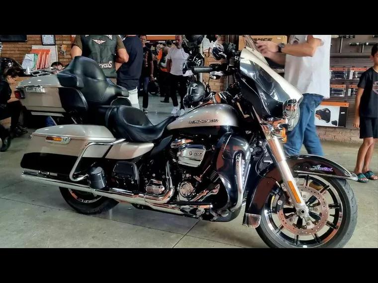 Harley-Davidson Ultra Limited Prata 8