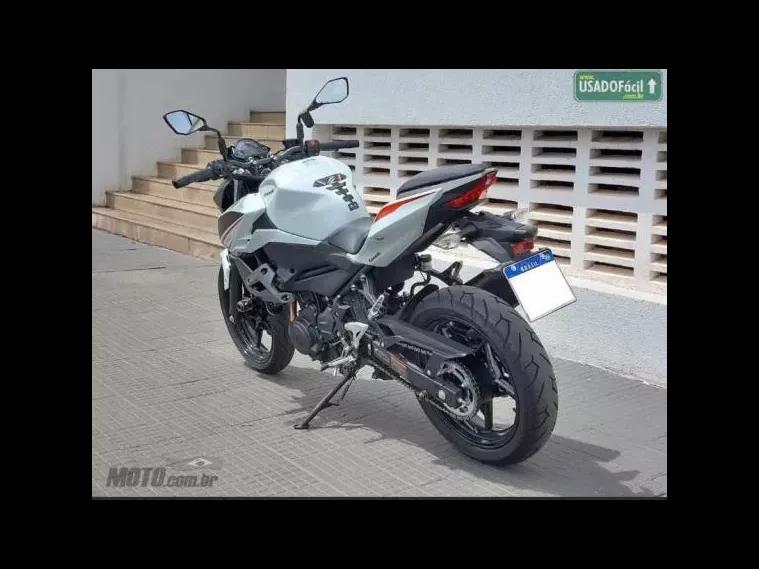Kawasaki Z Branco 2