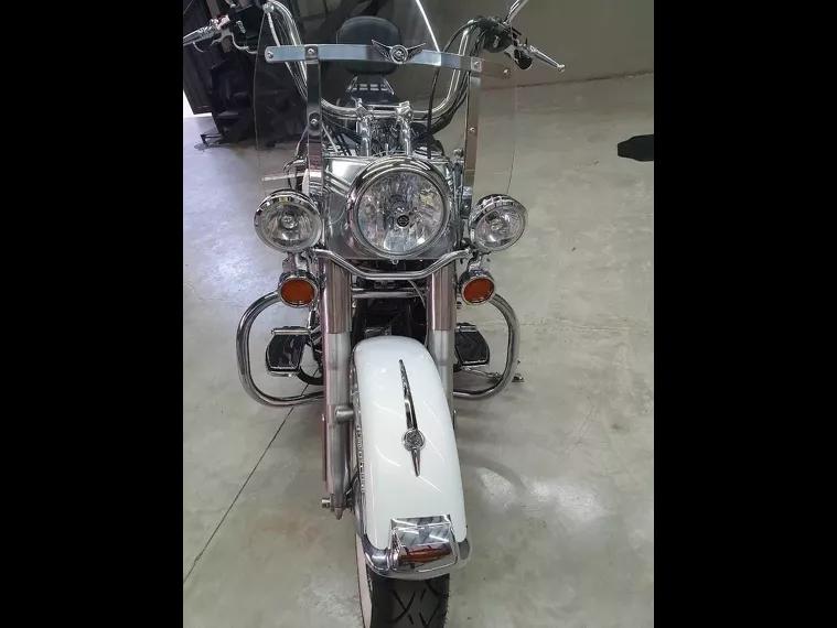 Harley-Davidson Heritage Branco 15
