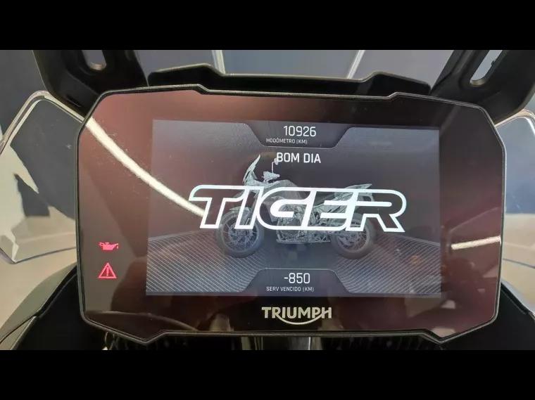 Triumph Tiger 900 Verde 8