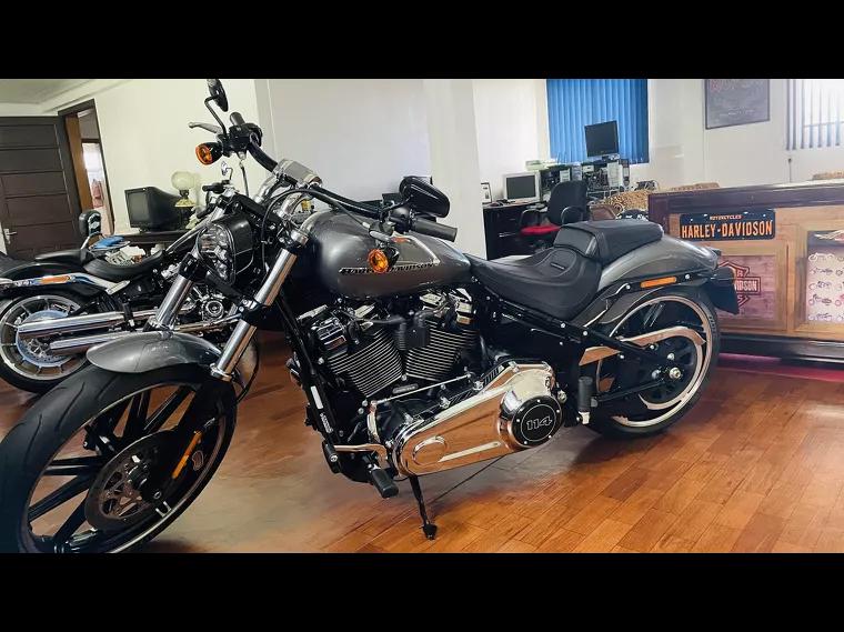 Harley-Davidson Breakout Cinza 19