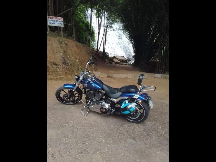 Harley-Davidson Breakout Azul 4