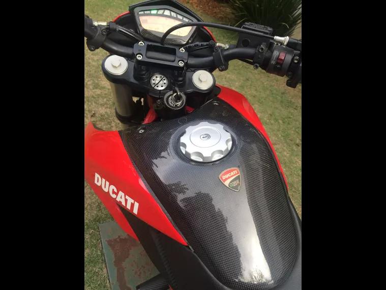 Ducati Hypermotard Vermelho 9