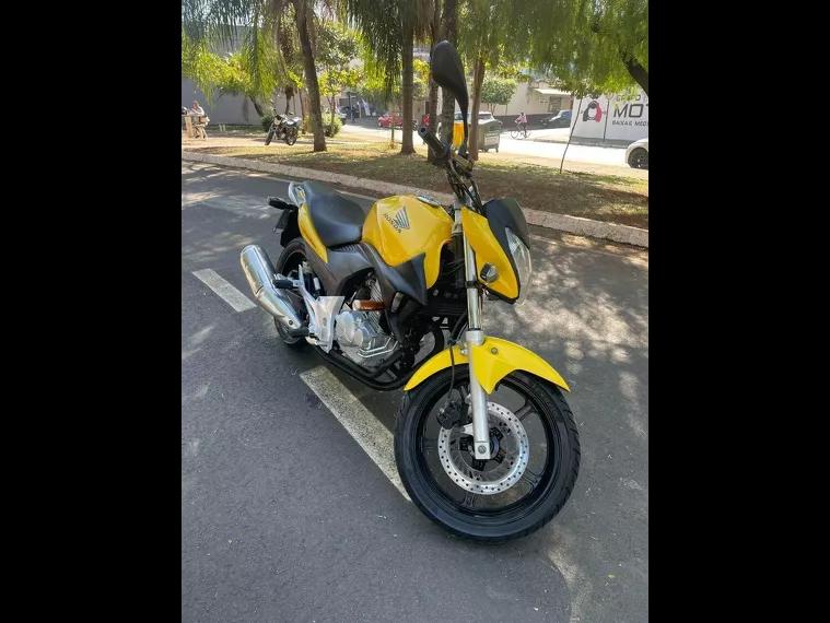 Honda CB 300 Amarelo 6